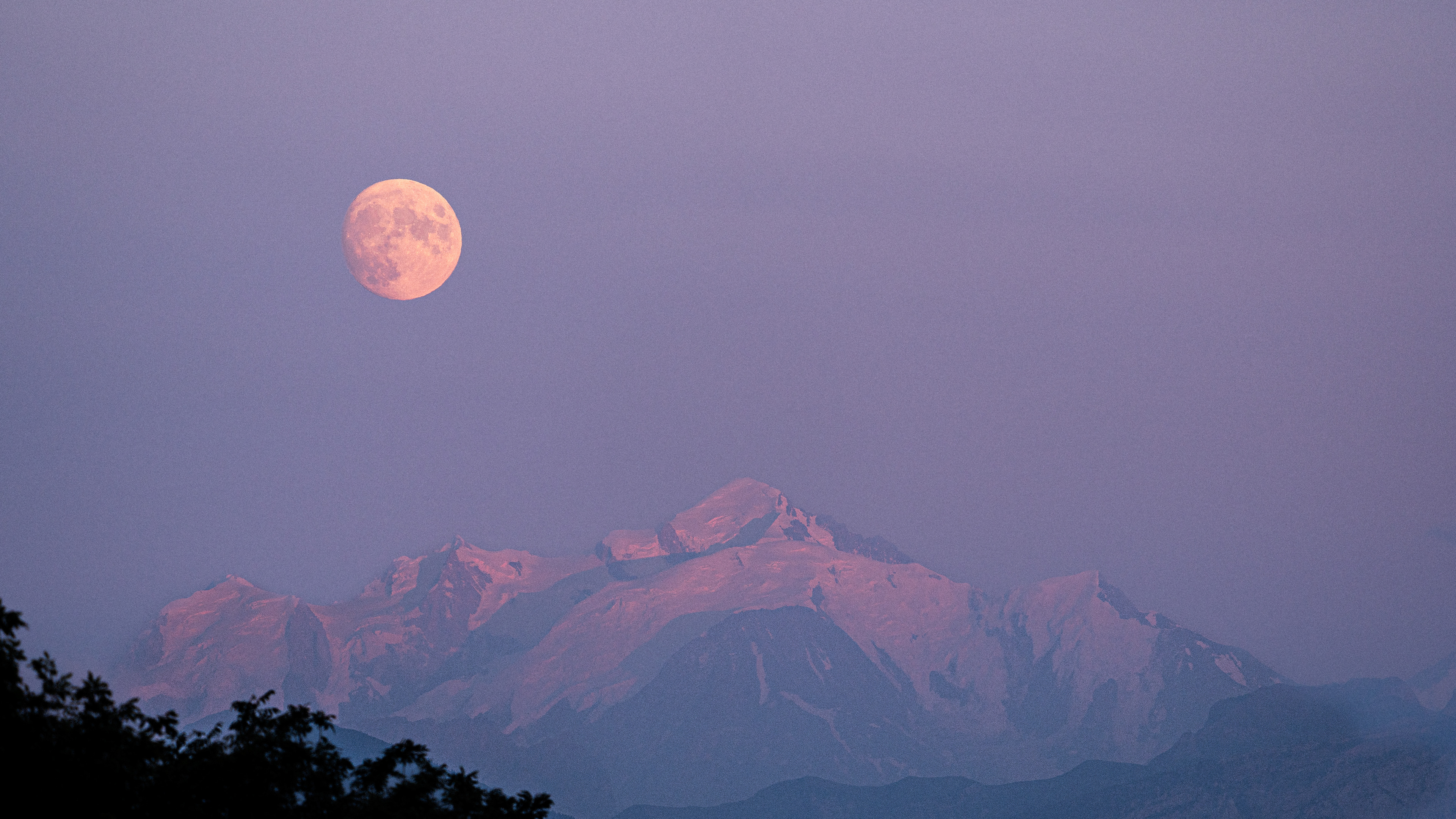 paysage montblanc lune